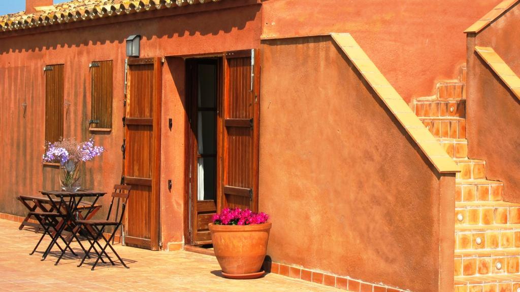 Mas Del Mar Guest House Sant Pere Pescador Ruang foto