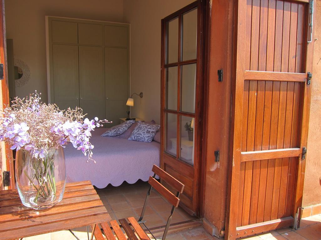Mas Del Mar Guest House Sant Pere Pescador Ruang foto